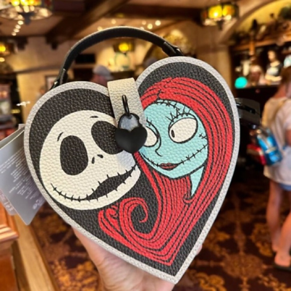 ** BRAND NEW ** Jack and Sally Locket Crossbody Purse Lock Heart